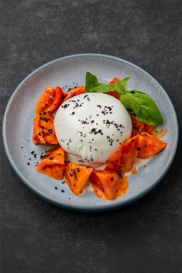 БУРРАТА С ТОМАТАМИ<br>