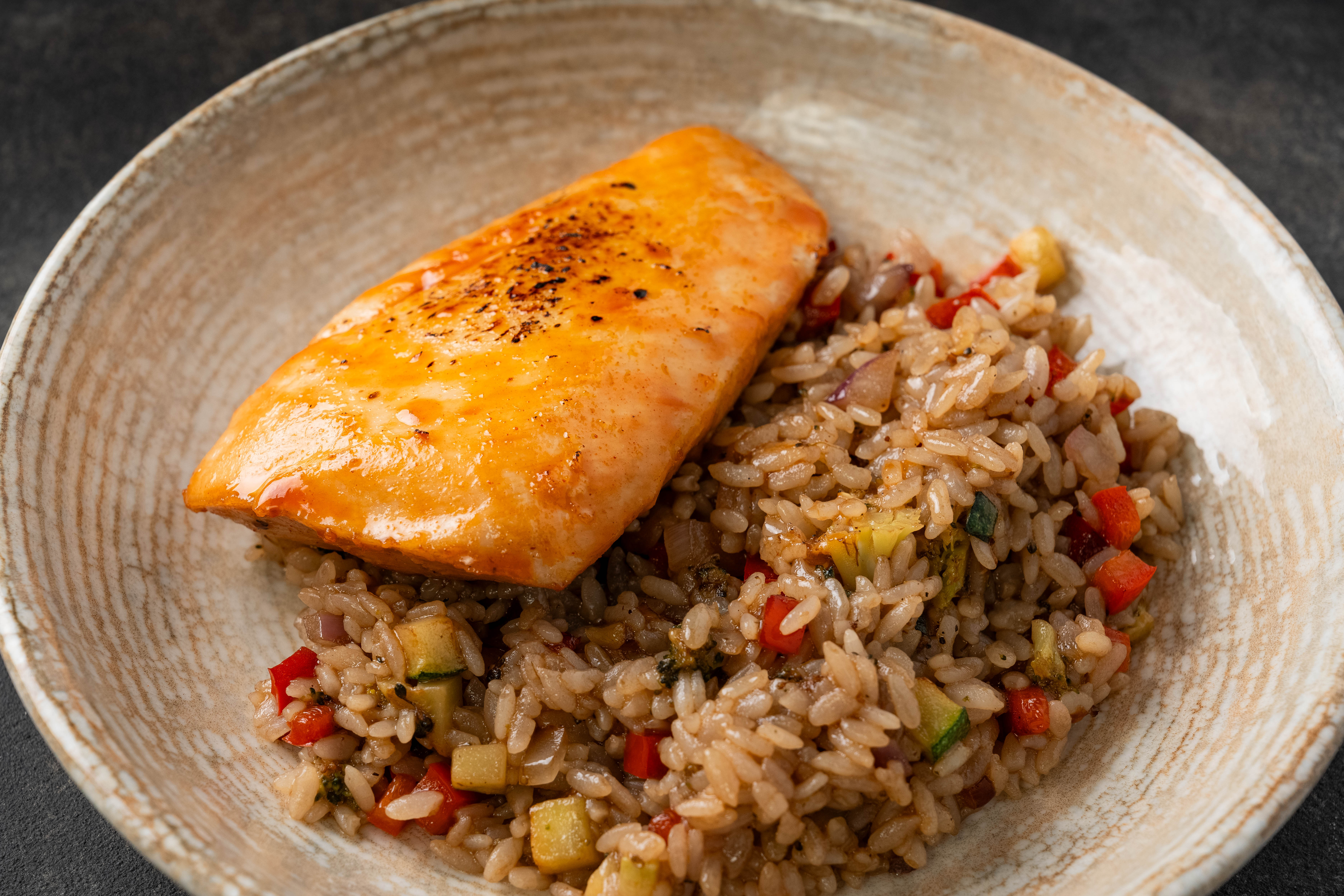 ЦЫПЛЕНОК В АЗИАТСКОМ СТИЛЕ С РИСОМ И ОВОЩАМИ