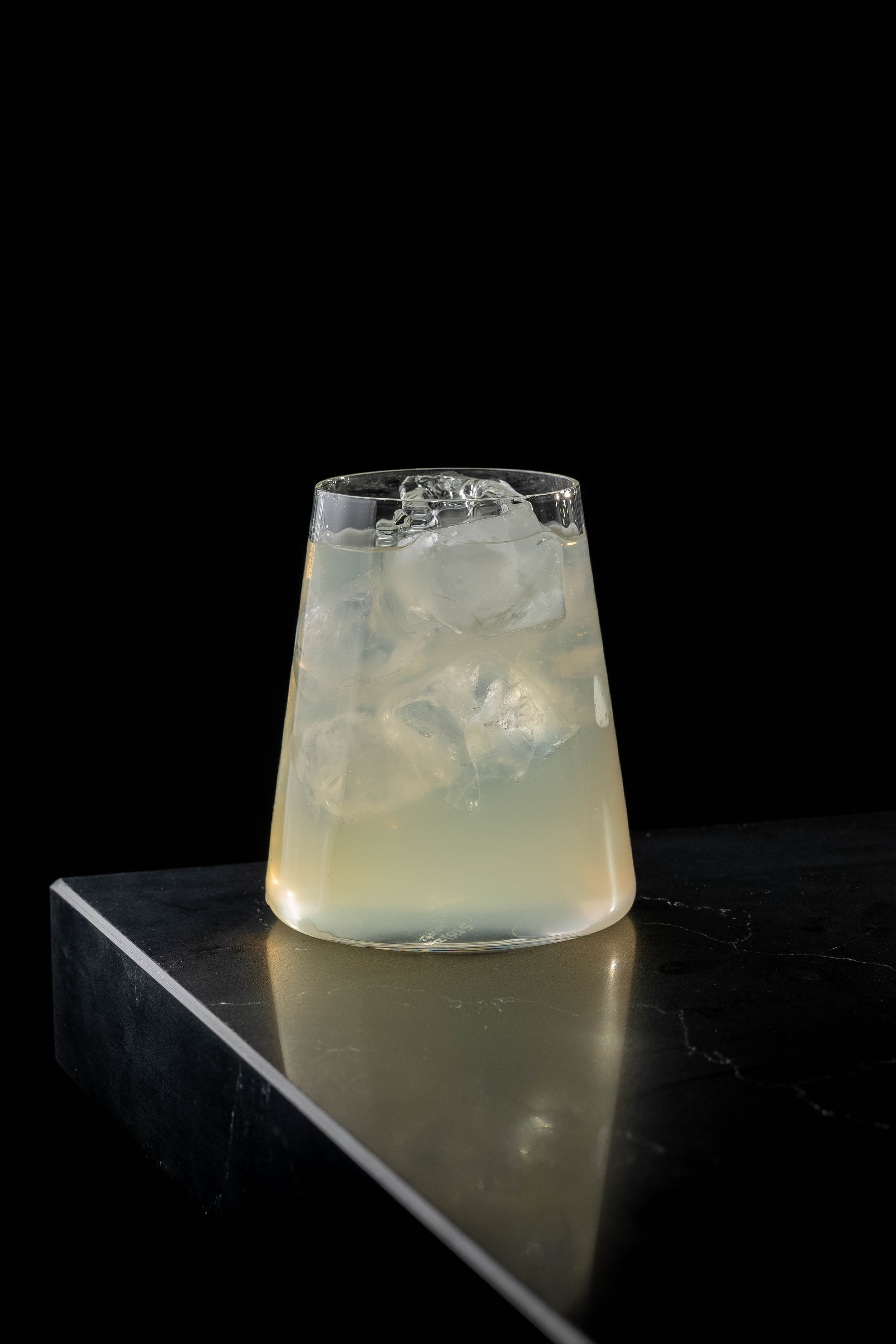 ЭСТРАГОН С ЗЕЛЕНЫМИ ЦИТРУСАМИ